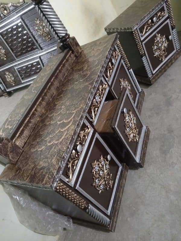 beautiful complete jahaz bed set solid wooden for sale in Lahore 5