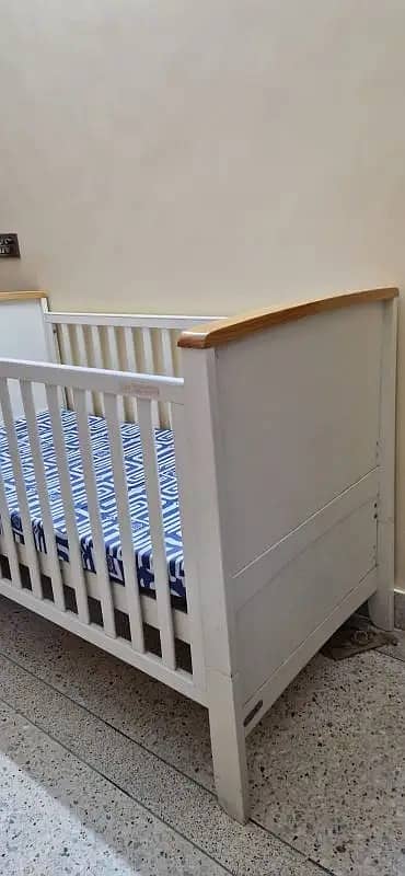 baby cot / cot / kids bed / baby bed 2