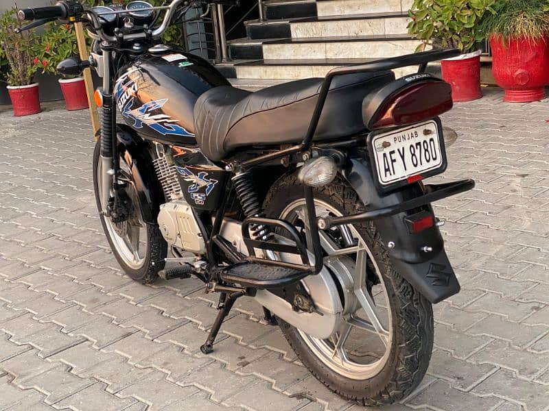 Suzuki GS SE 150cc 10