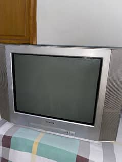 Sony trinitron TV 9/10 condition