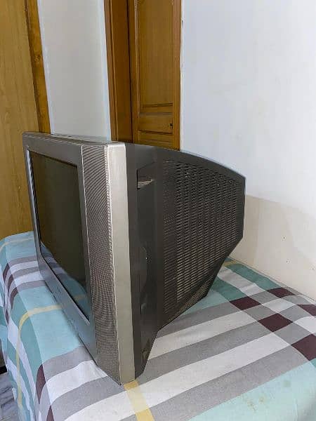 Sony trinitron TV 9/10 condition 1