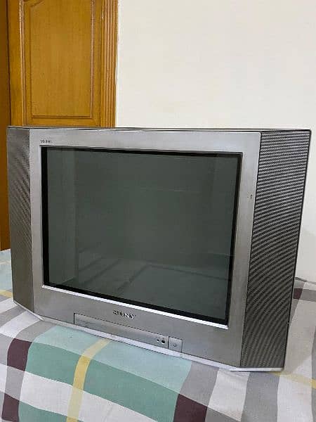 Sony trinitron TV 9/10 condition 4