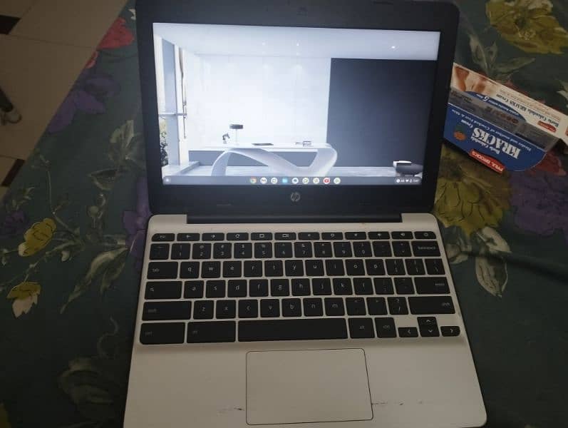 Hp Chromebook new condition 1