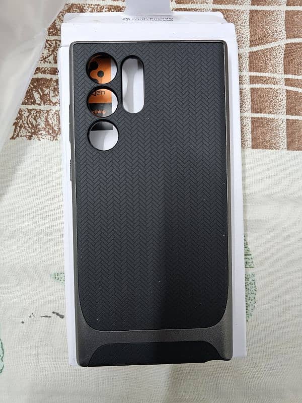 Spigen Cover Neohybrid Samsung S22 Ultra 6