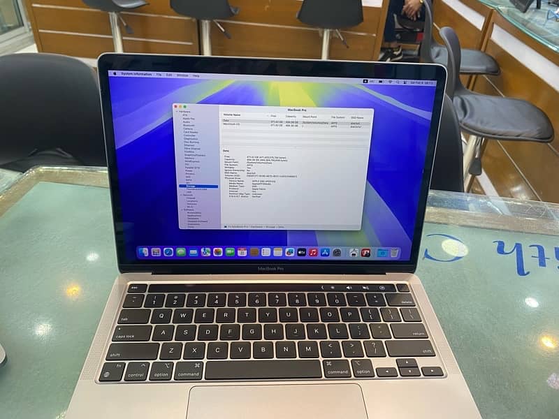 macbook m1 pro 13 inch, 16 gb , 512 gb Excellent Condition 4