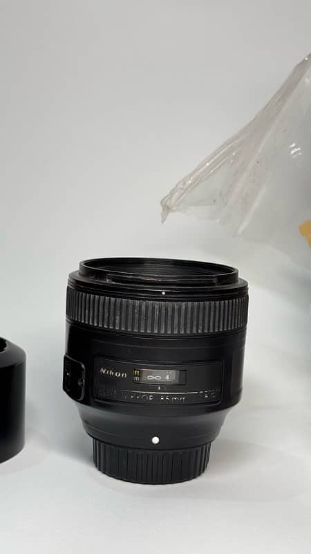 Nikon 85mm f/1.8G Used 1