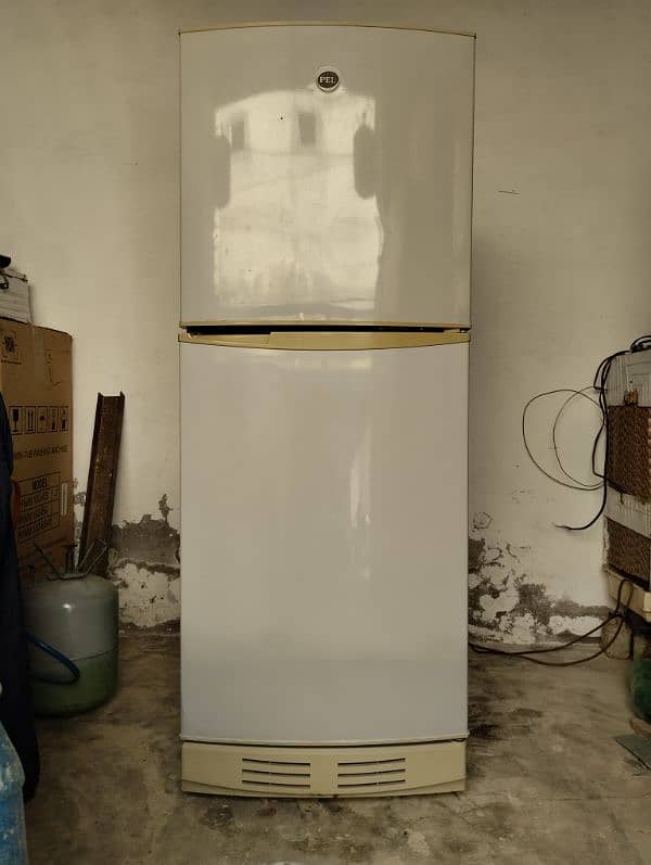 fridge/refrigerator 0