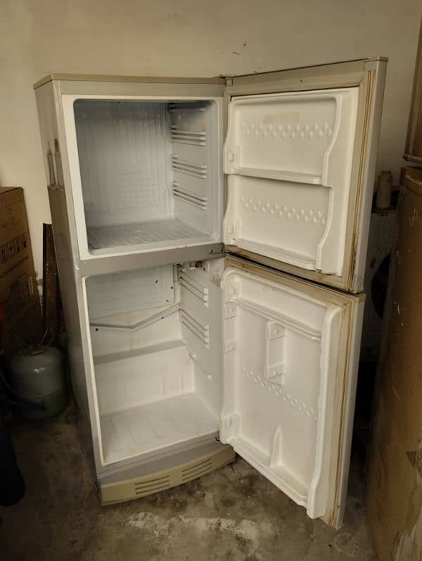 fridge/refrigerator 3