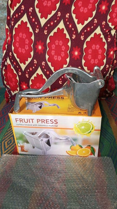 manual fruit press 3