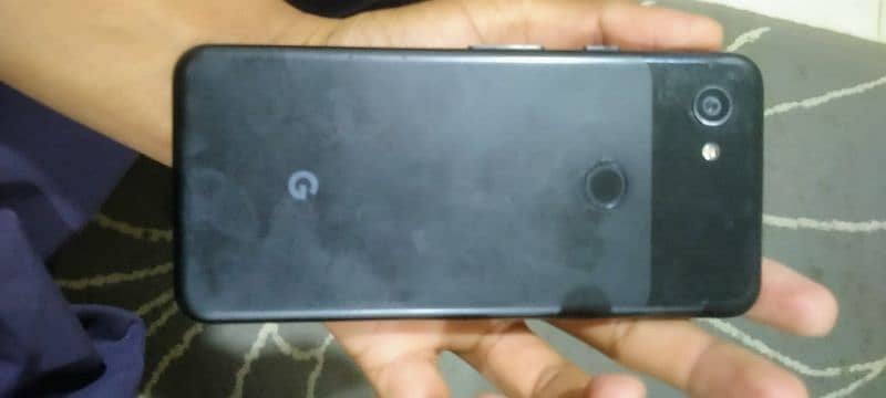 GOOGLE pixel 3a like brand new  4 64.    non pta 6