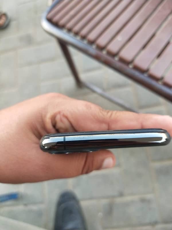 Exchange Possible / iPhone 11 Pro 256GB Non PTA 2