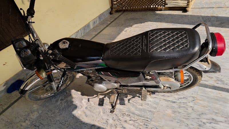 Honda 125 23model good condition 5