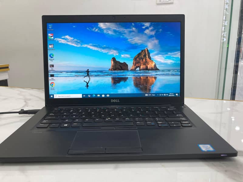 Model: Dell Latitude 7480  Display: 14" Full HD  Processor: Intel Cor 0