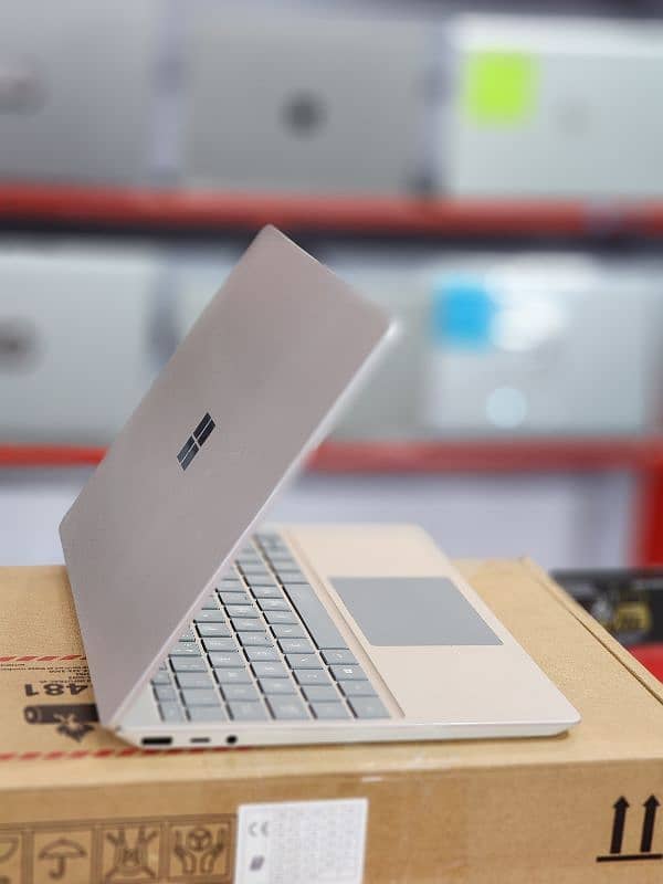 surface Go1943 i5 10th generation Touch Ram 8gb SSD 256gb 2