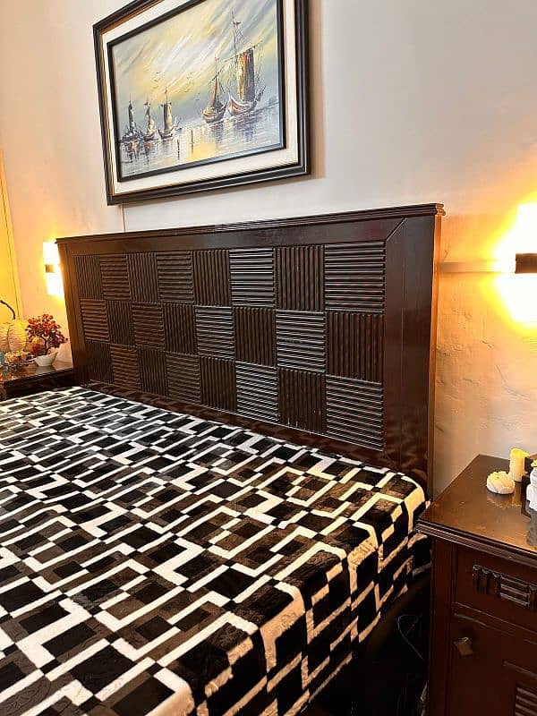 King size wooden bed 4