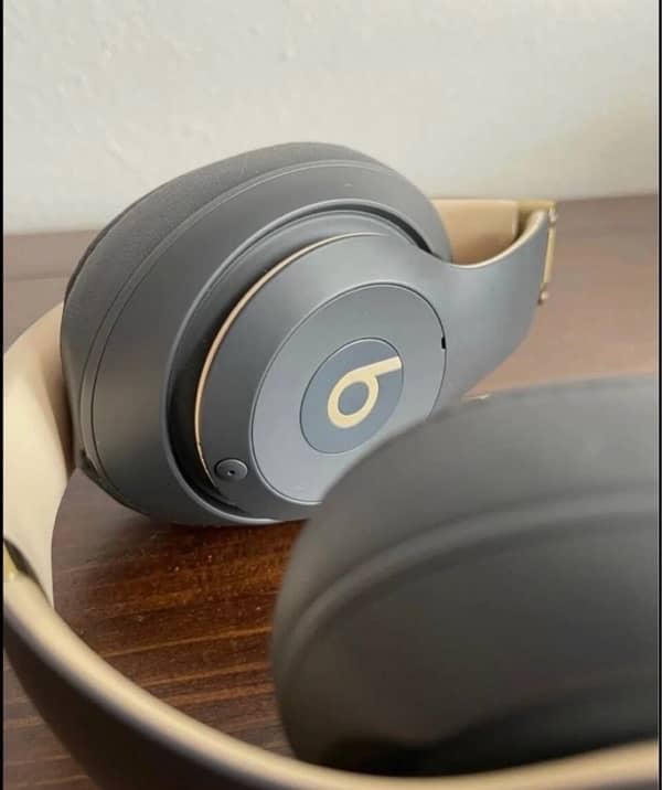 Beats by Dr. Dre Studio3 Bluetooth On Ear Wireless Headphones 2