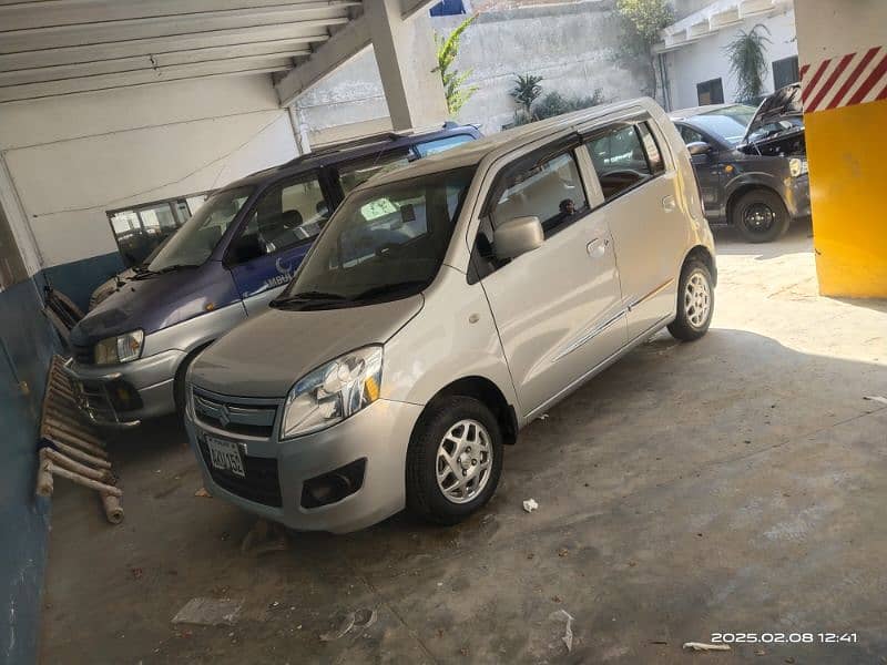 Suzuki Wagon R 2022 10