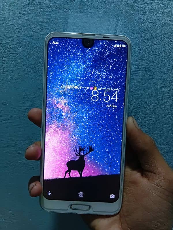 Aquos r2. 3