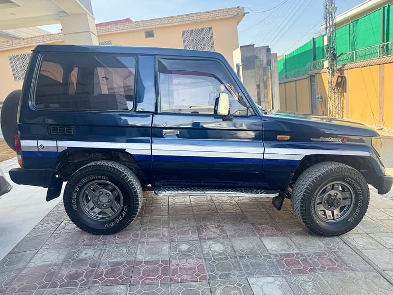 Toyota Land Cruiser 2 1991 3