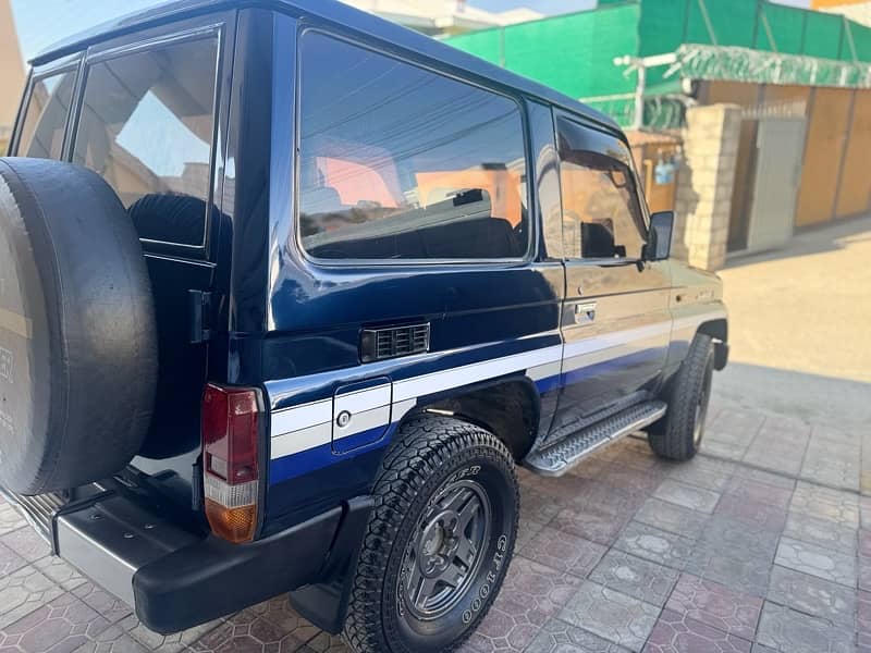 Toyota Land Cruiser 2 1991 4