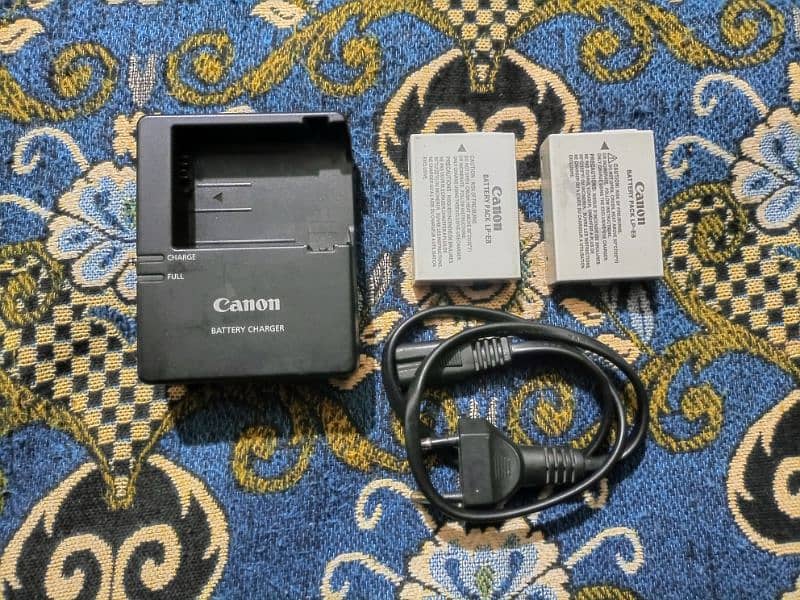 Canon 700D with Accessories 6