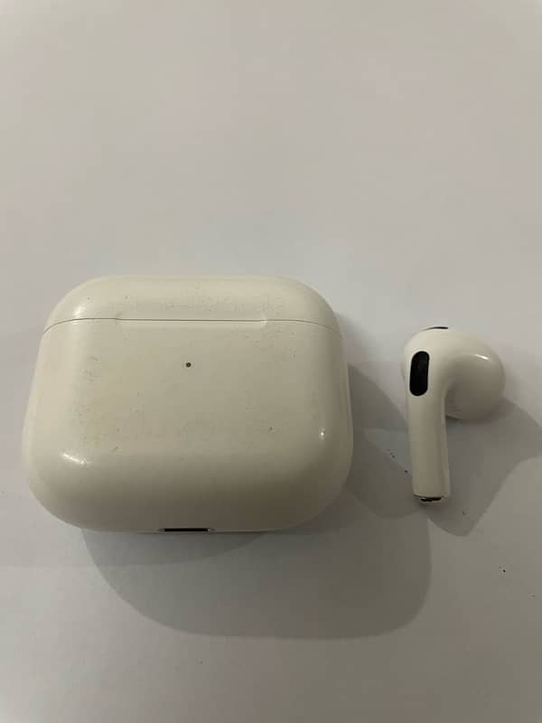 airpods 3 with wireless charging case 0