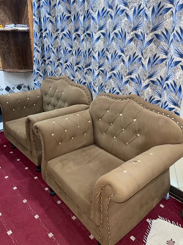 4 seater sofa 0