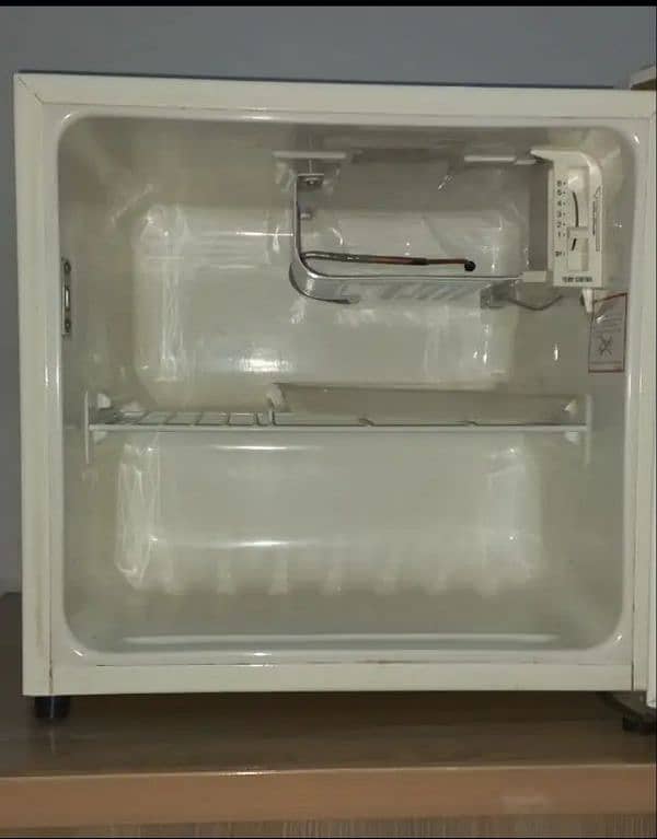 National Refrigerator made  in Japan 2