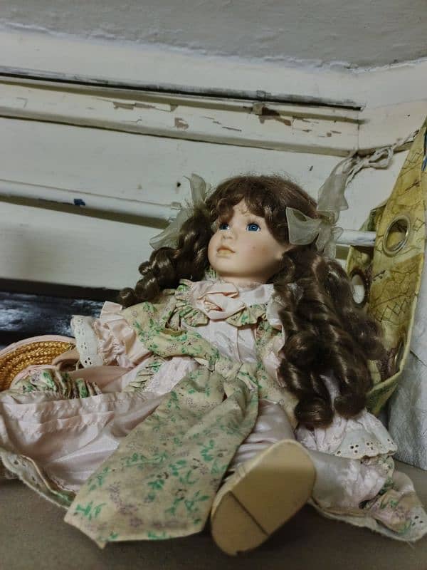 Beautiful Antique Collector Dolls 0