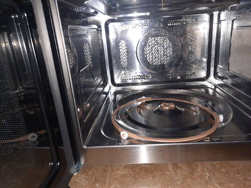 I am selling my 4in1 haier oven with box 30 litre 2