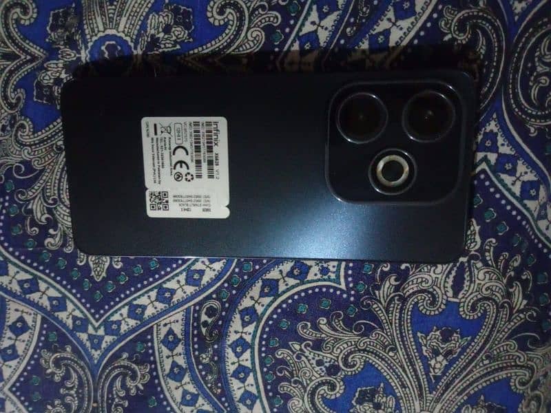 Infinix hot 40i 8 128 full box good condition good batter 0