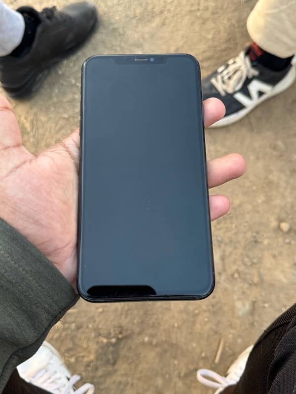 iphone 11 pro max factory unlock non pta 64Gb lush condition 8