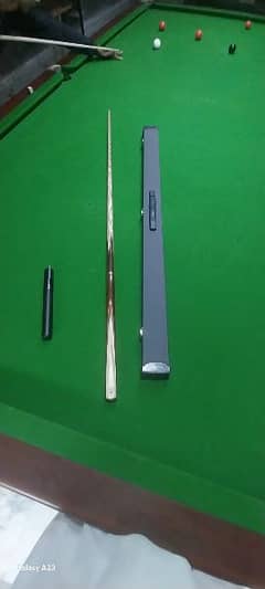 snooker cue mkr classic with box and extencan