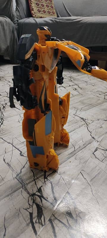 Bumblebee Transformer Robot Car 9