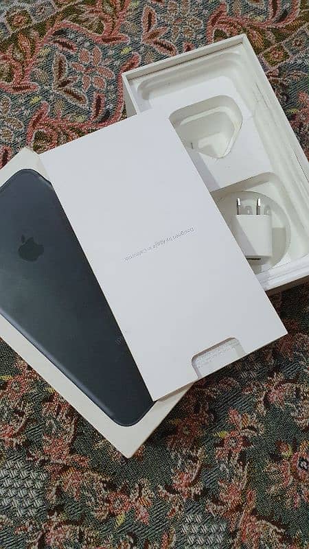 iphone 7+ PTA Approved 128gb with Box and charger 10/10 condition 7