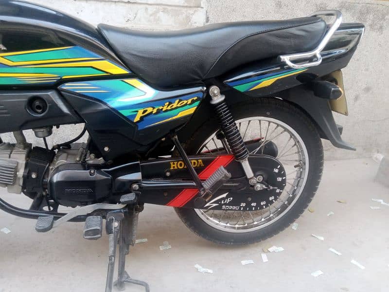 Honda prider CD 100 cc motorcycle 2