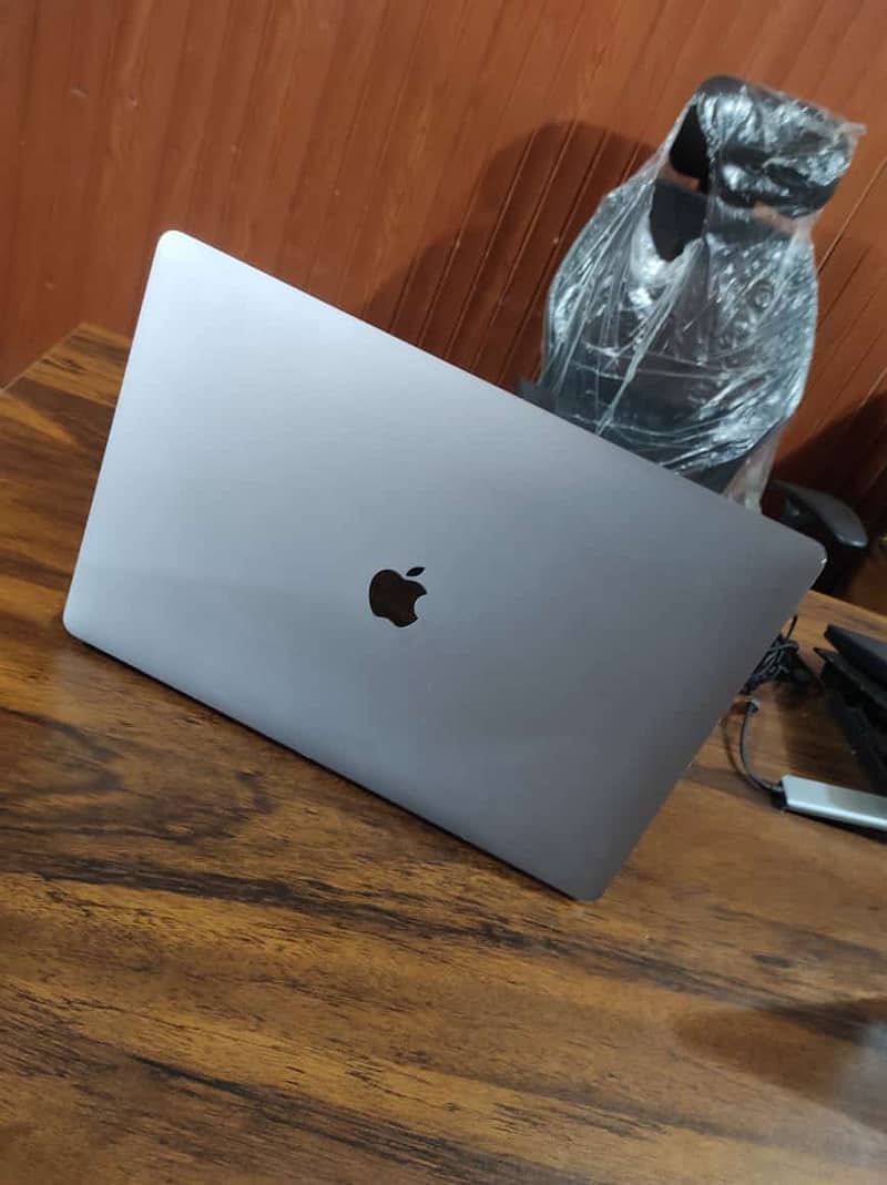 MAC Book Pro 2019 - 16" 4K HD. 2