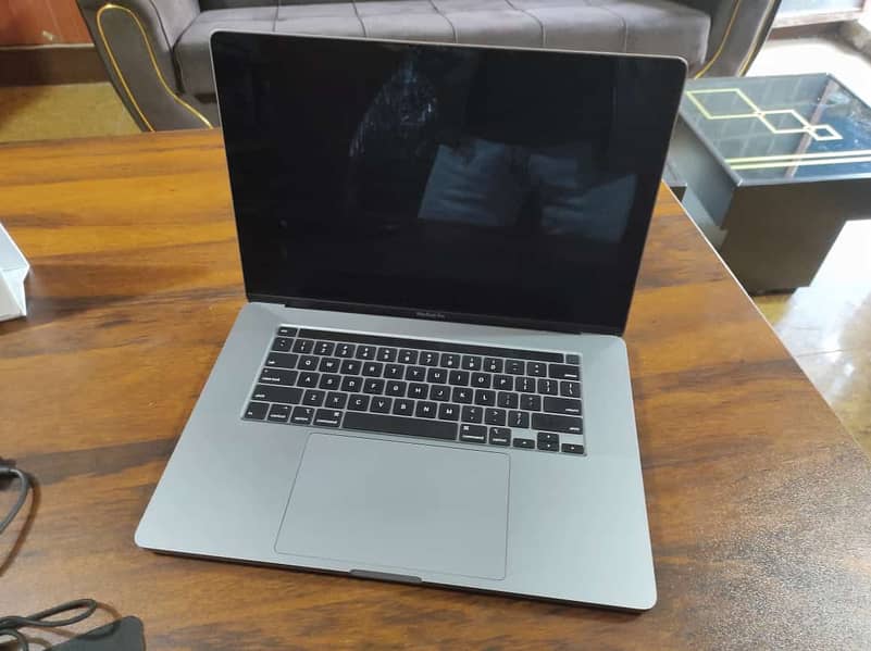 MAC Book Pro 2019 - 16" 4K HD. 4