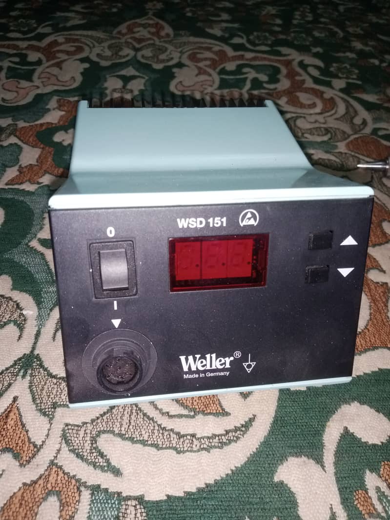 WSD 151 Soldering Station 1