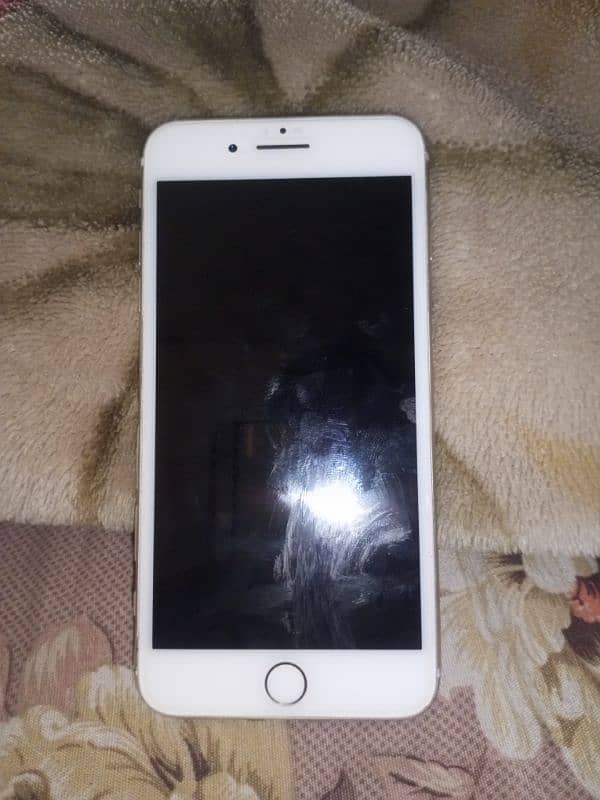 I phone 7plus 10.10 condition non pta bilkul saf phone ha bettry helth 1