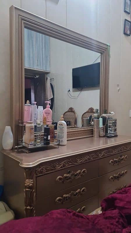 Dressing Table 0