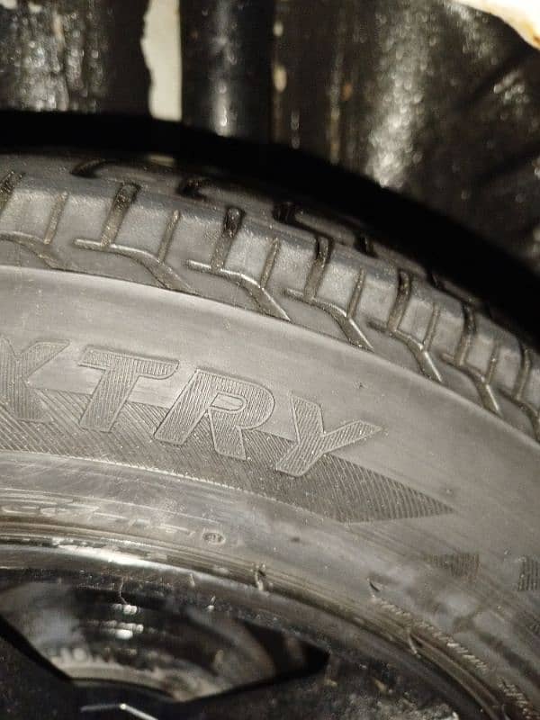 Bridgestone Tyres     (165/70/14) 3