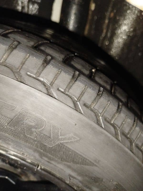 Bridgestone Tyres     (165/70/14) 4