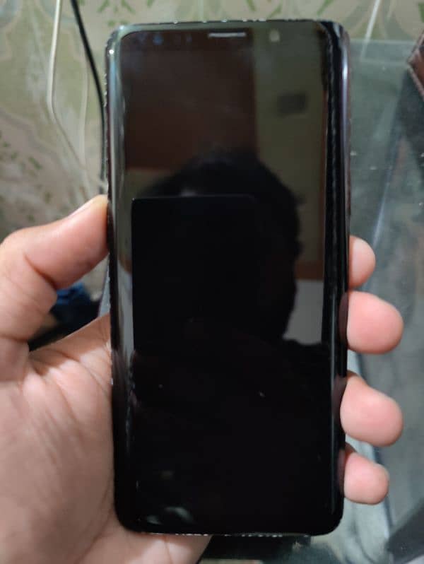 Galaxy S9. . . 4/64 Scratch less 0