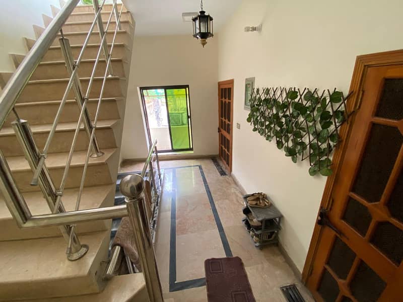 5 Marla Triple Storey House With Sui Gas and Electricity Reasonable Price 9