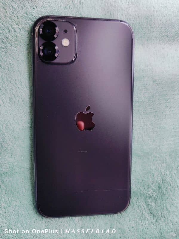 Iphone 11 with original box 0