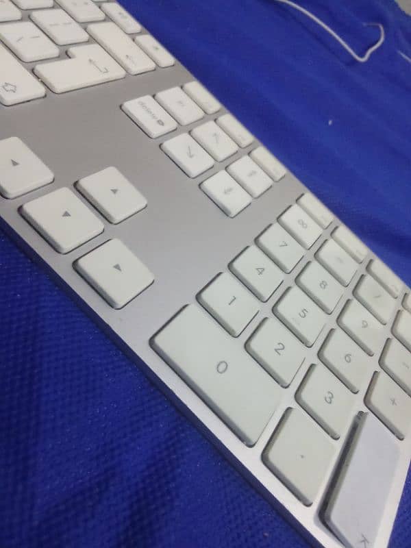 Apple Keyboard A1048 & Mouse A1152 Combo for Sale 1