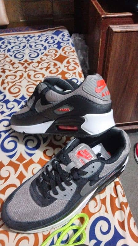 Nike Air Max 90 Grey Black 3