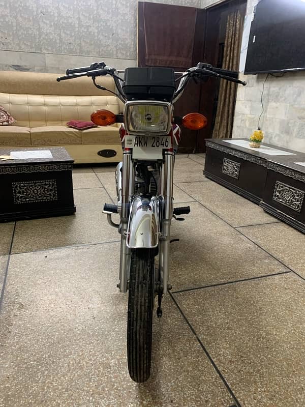 honda cg125 lush condition first owner 6