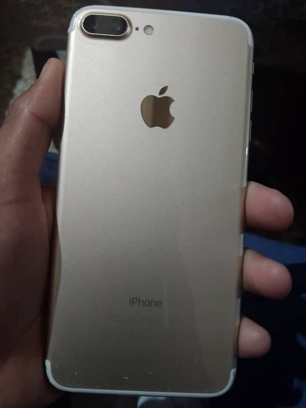 Iphone 7 plus pta approved with box whatsapp : 03487647027 0